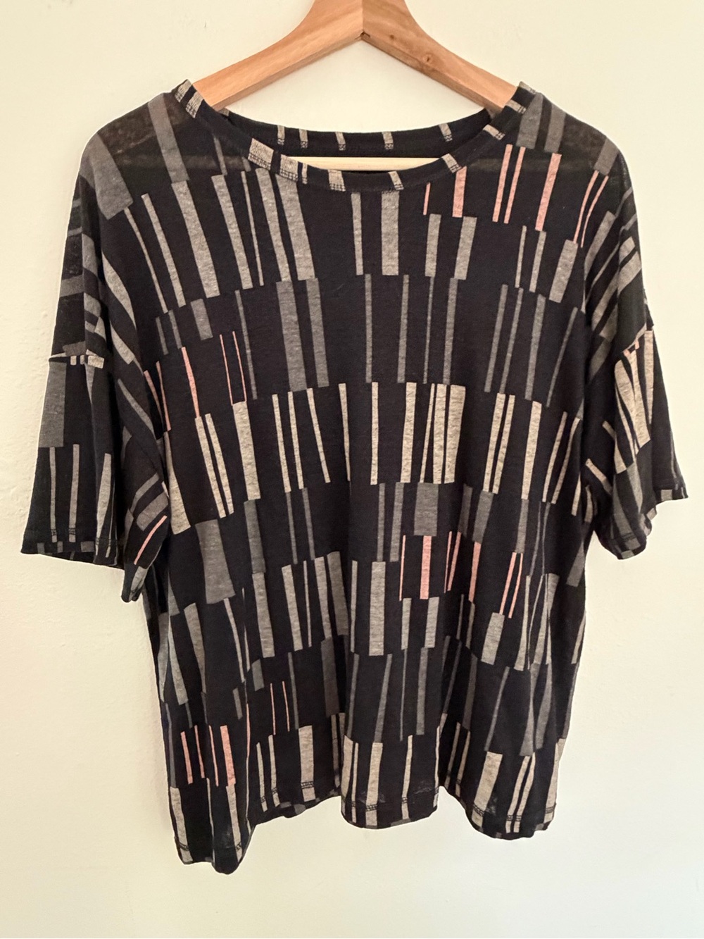Gudrun Sjoden Black Short Sleeve Top with Gray and Pink Stripes 100% linen